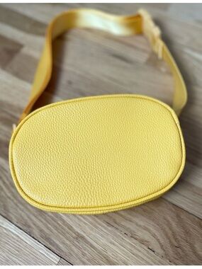 H&M Vibrant Yellow Fanny Pack - Preowned